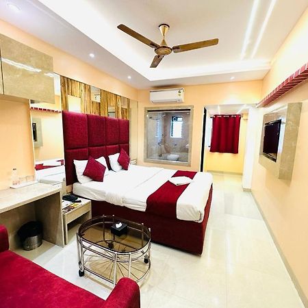 Hotel Vashi Inn Нави Мумбай Екстериор снимка