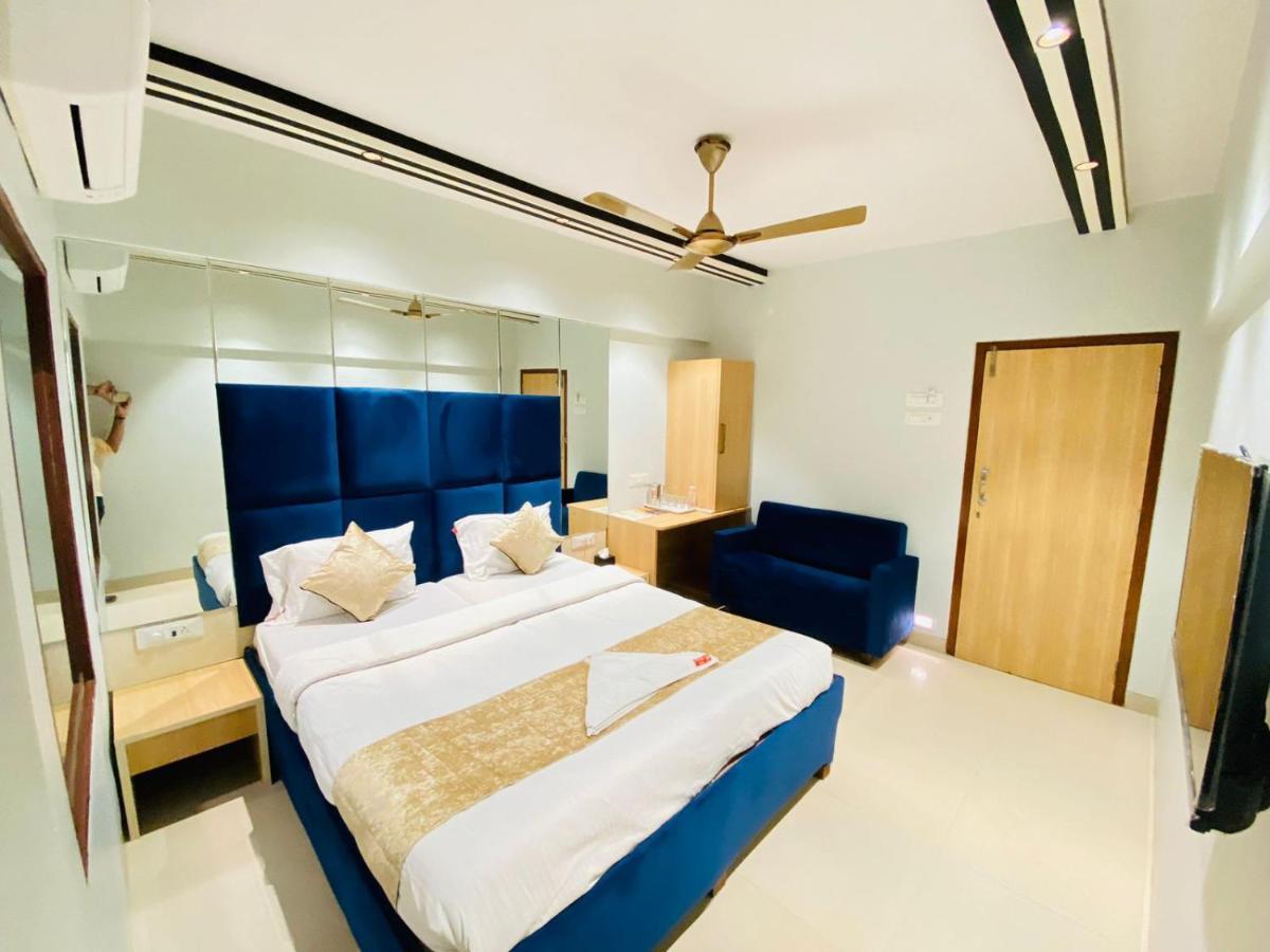 Hotel Vashi Inn Нави Мумбай Екстериор снимка