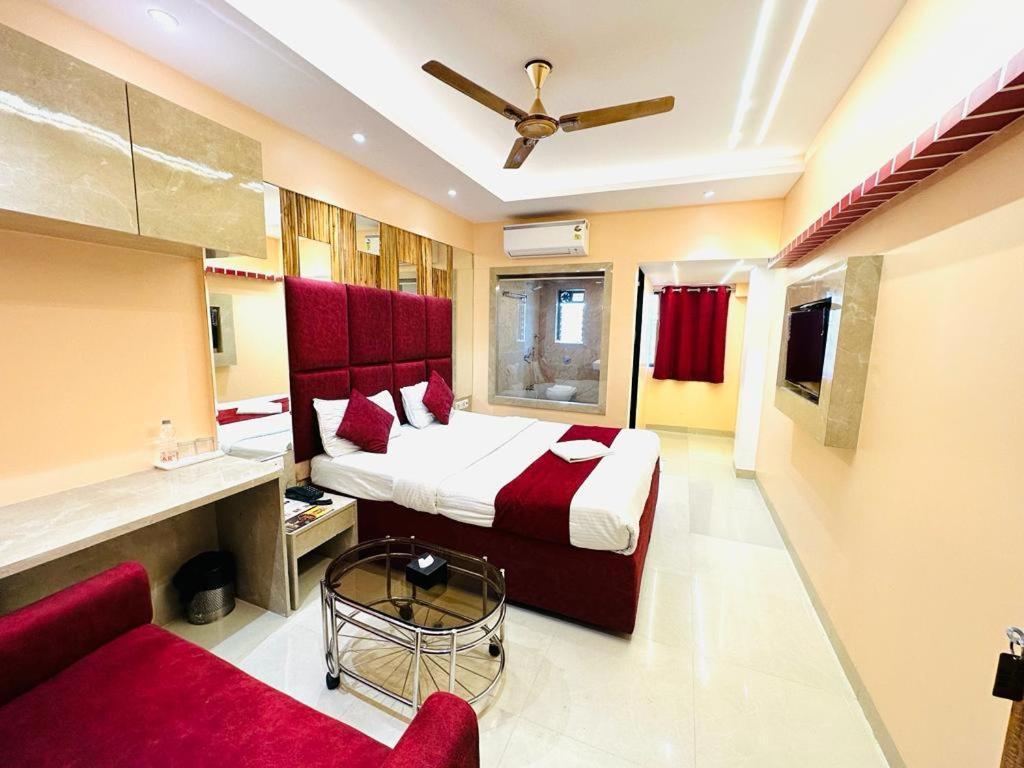 Hotel Vashi Inn Нави Мумбай Екстериор снимка